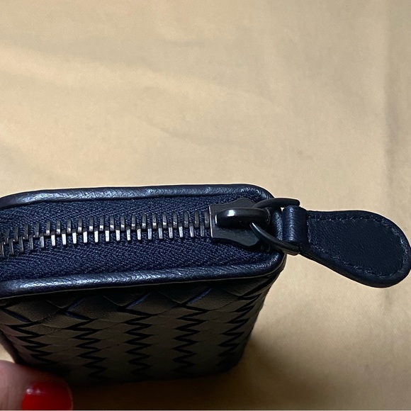 Bottega Veneta Zipped Card Case - Picture 8 of 15